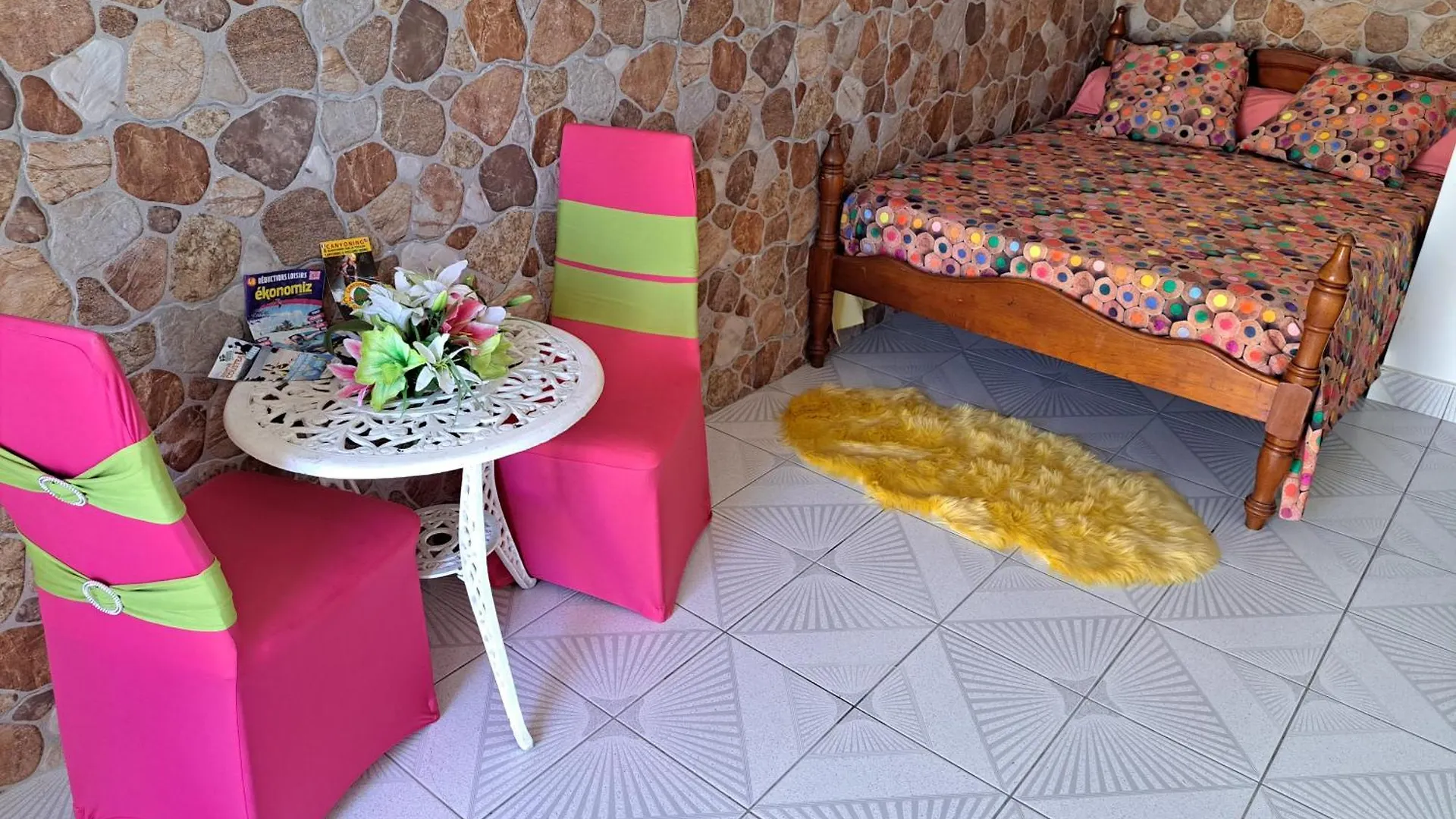 Kanalu Land Bouillante Hostel